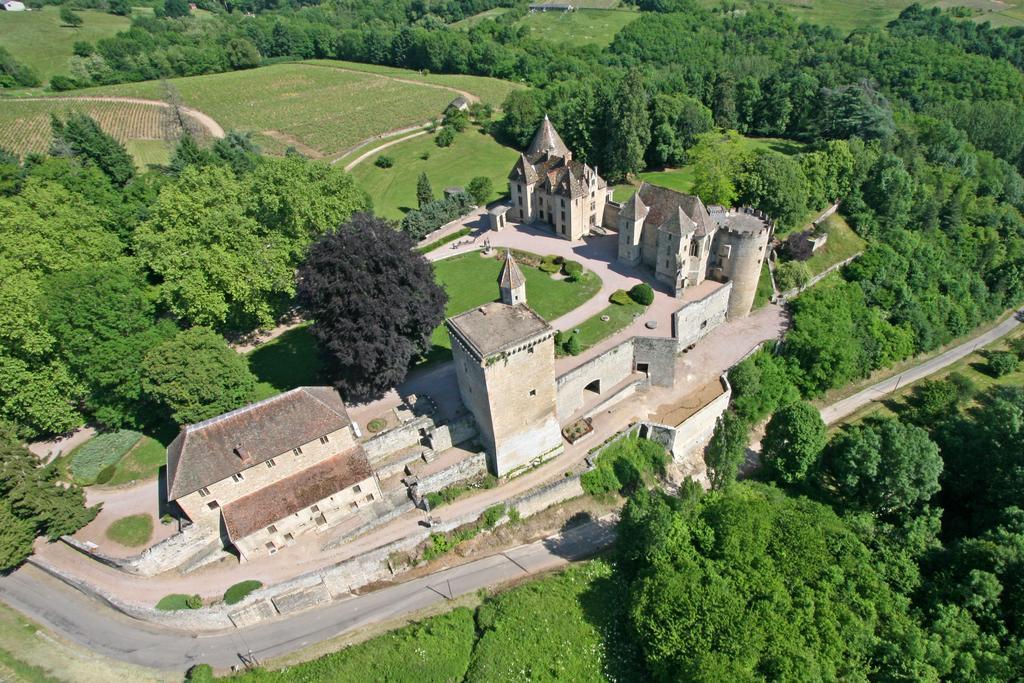 Готель Logis Des Trois Maures Couches Екстер'єр фото