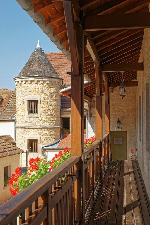 Готель Logis Des Trois Maures Couches Екстер'єр фото